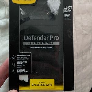 Samsung galaxy s10 phone case and case holder